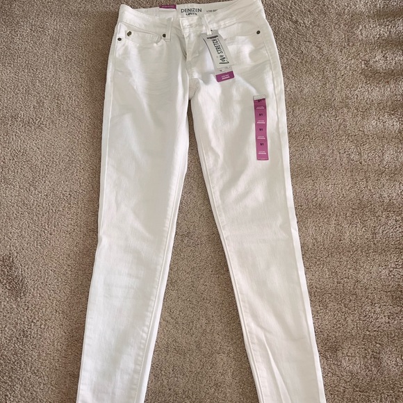 Levi's white 0/1 low rise jeggings NWT